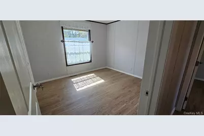 525-B26 Riverleigh Avenue #B26, Riverhead, NY 11901 - Photo 8