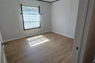 525-B26 Riverleigh Ave, Riverhead, NY 11901 - Photo 8