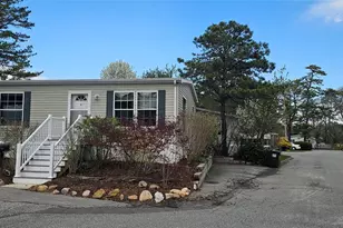 525-B26 Riverleigh Ave, Riverhead, NY 11901 - Photo 2