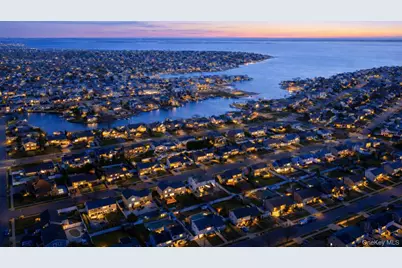 85 Massapequa Avenue, Massapequa, NY 11758 - Photo 28