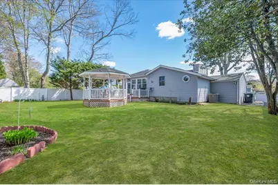 76 Beatrice Avenue, West Islip, NY 11795 - Photo 26