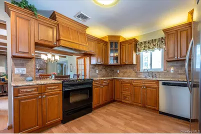 76 Beatrice Avenue, West Islip, NY 11795 - Photo 10