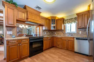 76 Beatrice Ave, West Islip, NY 11795 - Photo 10