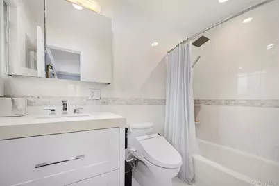 20 Brampton Lane, Great Neck, NY 11023 - Photo 16