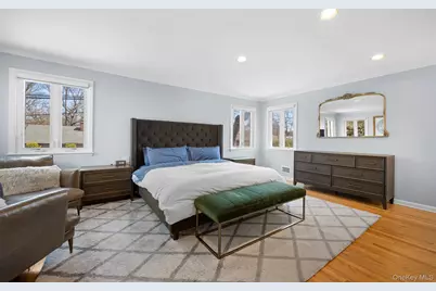 20 Brampton Lane, Great Neck, NY 11023 - Photo 14