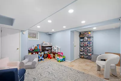 20 Brampton Lane, Great Neck, NY 11023 - Photo 20