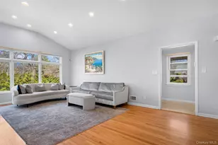 20 Brampton Ln, Great Neck, NY 11023 - Photo 4