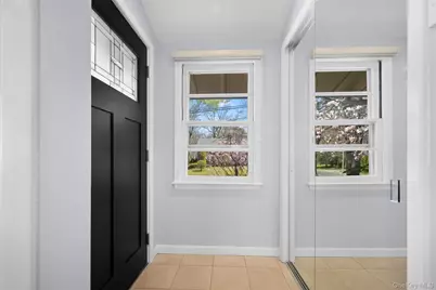 20 Brampton Lane, Great Neck, NY 11023 - Photo 2