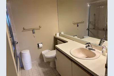 100 Cambridge Drive, Copiague, NY 11726 - Photo 10