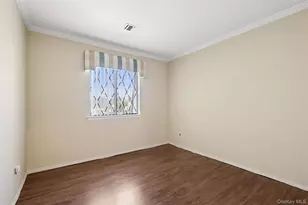 100 S Cambridge Dr S, Copiague, NY 11726 - Photo 24