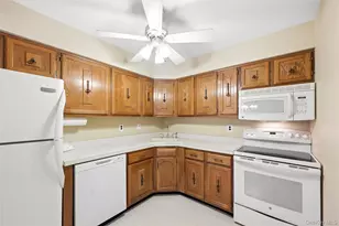 100 S Cambridge Dr S, Copiague, NY 11726 - Photo 20