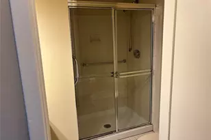 100 Cambridge Dr, Copiague, NY 11726 - Photo 14