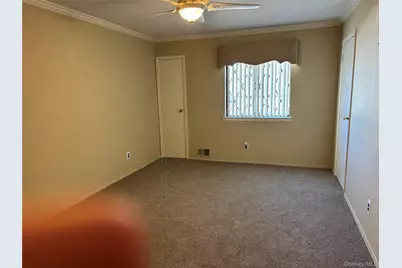 100 Cambridge Drive, Copiague, NY 11726 - Photo 12