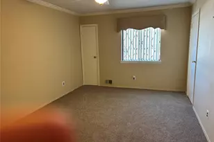 100 Cambridge Dr, Copiague, NY 11726 - Photo 12