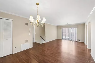 100 S Cambridge Drive S #100, Copiague, NY 11726 - Photo 18
