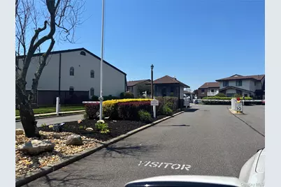 100 S Cambridge Drive S #100, Copiague, NY 11726 - Photo 24