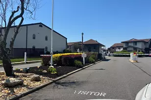 100 S Cambridge Dr S, Copiague, NY 11726 - Photo 24