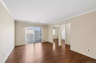 100 S Cambridge Dr S, Copiague, NY 11726 - Photo 10