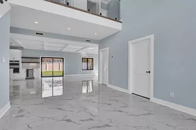 557 Knoll Court, Seaford, NY 11783 - Photo 4