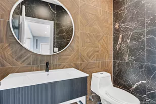 557 Knoll Ct, Seaford, NY 11783 - Photo 12