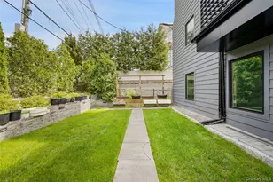 49-02 Marathon Pkwy, Little Neck, NY 11362 - Photo 36