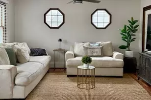 9 Bayview Ct, Setauket, NY 11733 - Photo 2