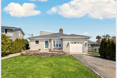 2 E Lido Prom, Lindenhurst, NY 11757 - Photo 2