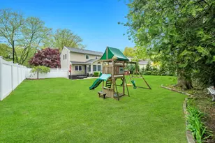 16 Lenore Pl, Hauppauge, NY 11788 - Photo 38