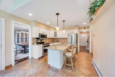 16 Lenore Place, Hauppauge, NY 11788 - Photo 12