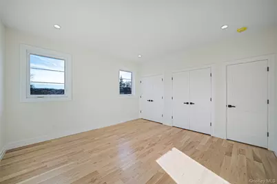 957 Dana Avenue, Valley Stream, NY 11580 - Photo 34