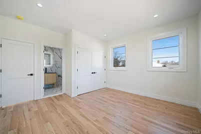 957 Dana Avenue, Valley Stream, NY 11580 - Photo 24