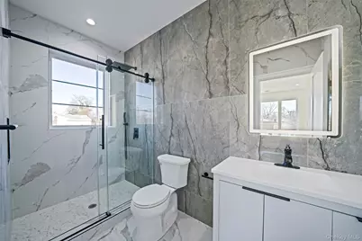 957 Dana Avenue, Valley Stream, NY 11580 - Photo 30