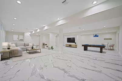 957 Dana Avenue, Valley Stream, NY 11580 - Photo 42