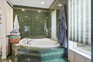 16 Seaway Dr, Copiague, NY 11726 - Photo 22