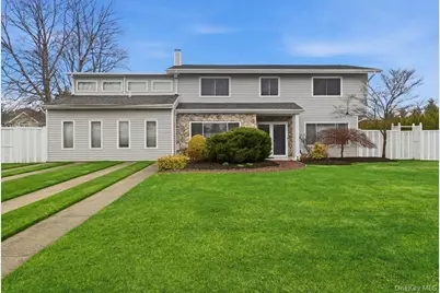 16 Seaway Drive, Copiague, NY 11726 - Photo 2