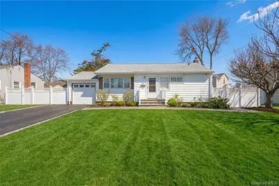 169 Charter Oaks Avenue, Brentwood, NY 11717 - Photo 2