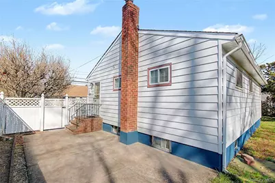 169 Charter Oaks Avenue, Brentwood, NY 11717 - Photo 22