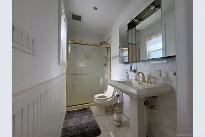 25 Rutland Road, Freeport, NY 11520 - Photo 6