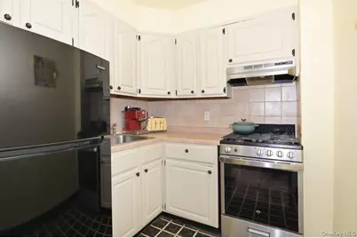 6 Birchwood Court #3A, Mineola, NY 11501 - Photo 12