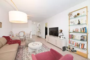 6 Birchwood Ct, Mineola, NY 11501 - Photo 4