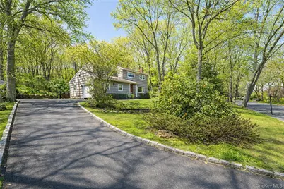 107 Red Oak Court, Port Jefferson, NY 11777 - Photo 4