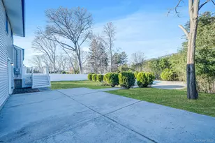 20 Marilynn St, East Islip, NY 11730 - Photo 6