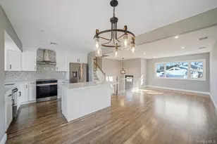 20 Marilynn St, East Islip, NY 11730 - Photo 16