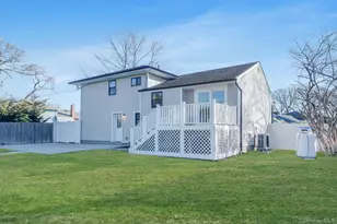 20 Marilynn St, East Islip, NY 11730 - Photo 10