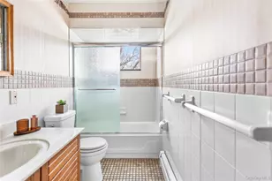 18 Brandywine Dr, Mastic, NY 11950 - Photo 10