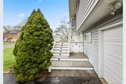 18 Brandywine Drive, Mastic, NY 11950 - Photo 14
