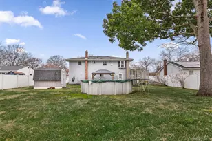 18 Brandywine Dr, Mastic, NY 11950 - Photo 20