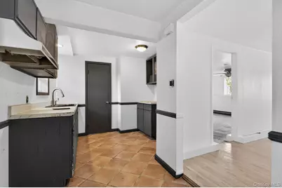 304 Maplewood Road, Huntington Station, NY 11746 - Photo 20