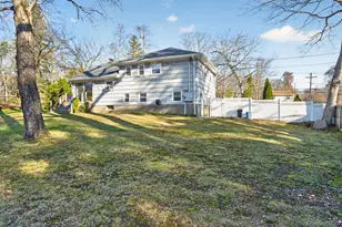 304 Maplewood Rd, Huntington Station, NY 11746 - Photo 24