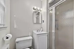 304 Maplewood Rd, Huntington Station, NY 11746 - Photo 12